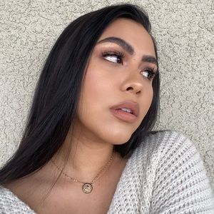 Meet your Posher, Adriana